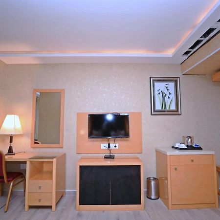 Bindiram Express By Shrigo Hotels Sitapur Muafi Экстерьер фото
