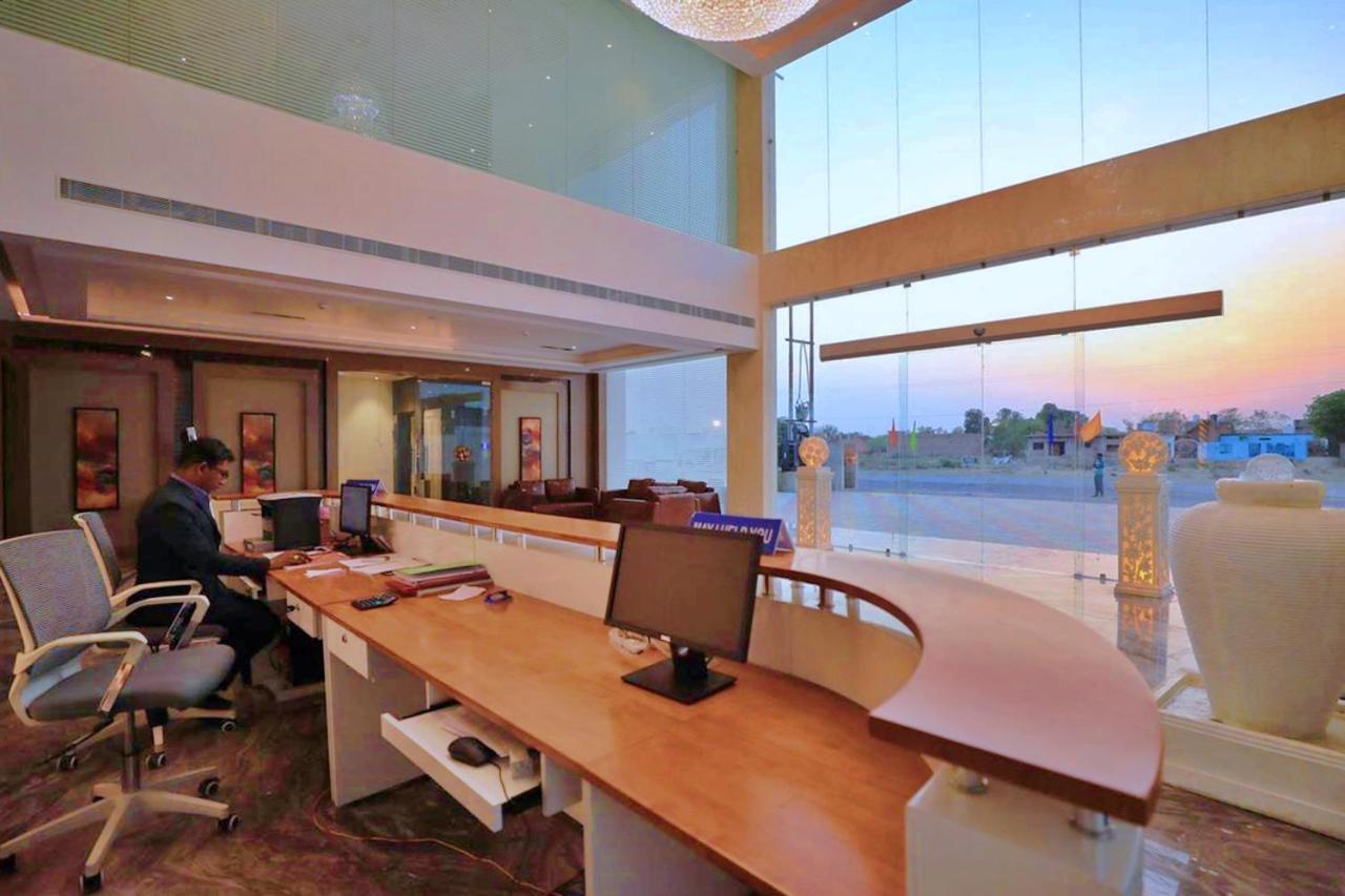 Bindiram Express By Shrigo Hotels Sitapur Muafi Экстерьер фото