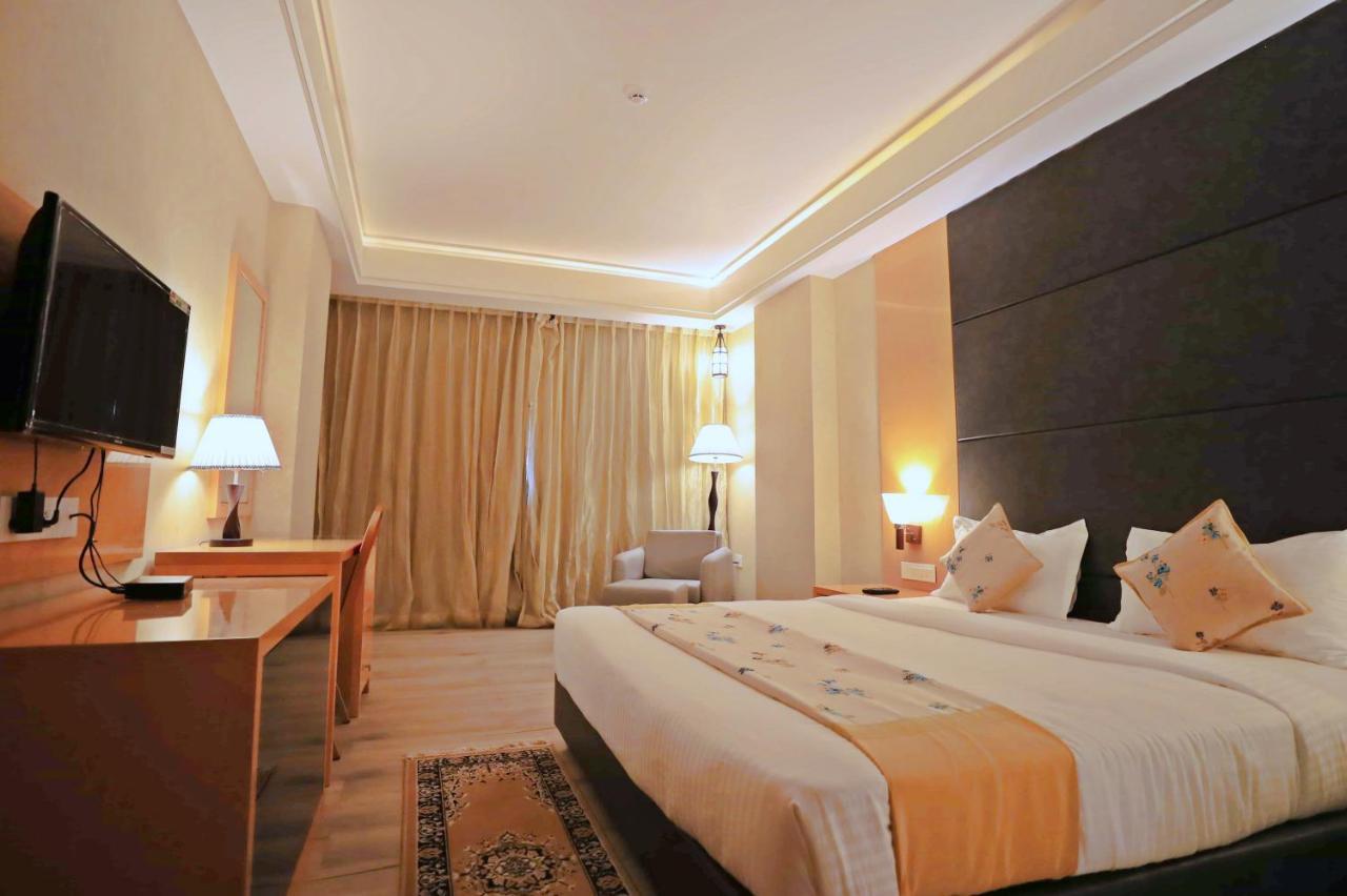 Bindiram Express By Shrigo Hotels Sitapur Muafi Экстерьер фото