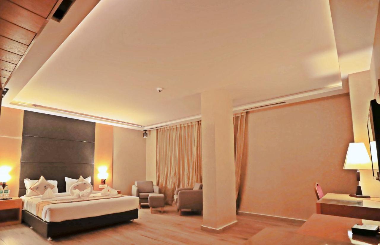 Bindiram Express By Shrigo Hotels Sitapur Muafi Экстерьер фото