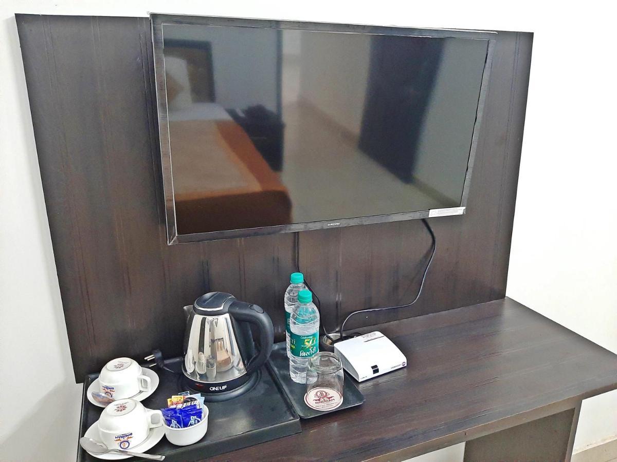 Bindiram Express By Shrigo Hotels Sitapur Muafi Экстерьер фото