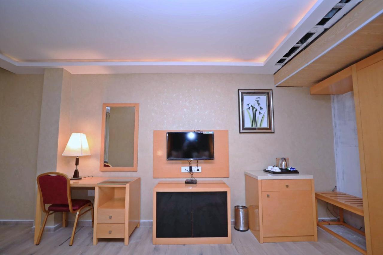 Bindiram Express By Shrigo Hotels Sitapur Muafi Экстерьер фото