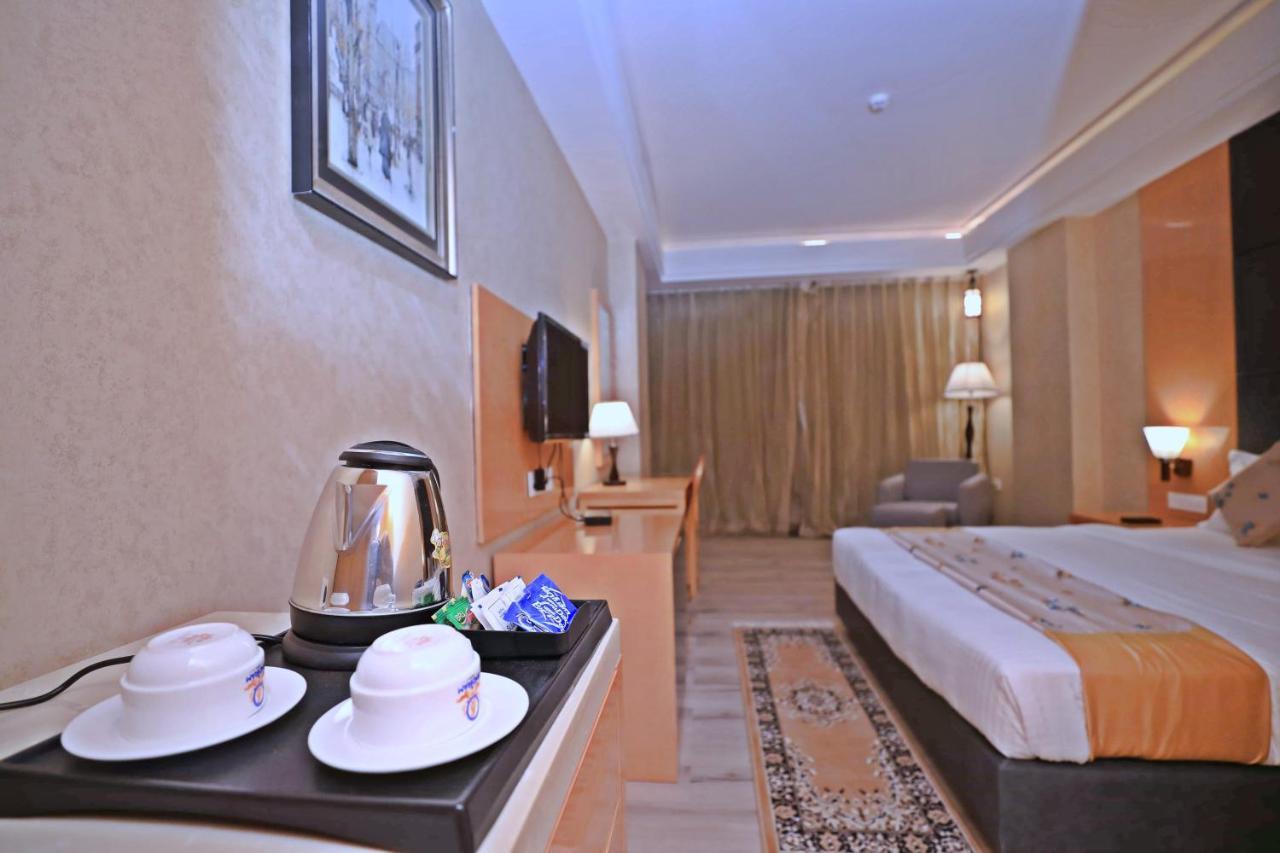 Bindiram Express By Shrigo Hotels Sitapur Muafi Экстерьер фото